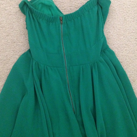 TFNC Hi-low dress from Asos in Emerald Green - Picture 4 of 4